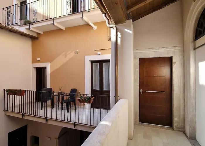 Casa Castello 63 Guest House